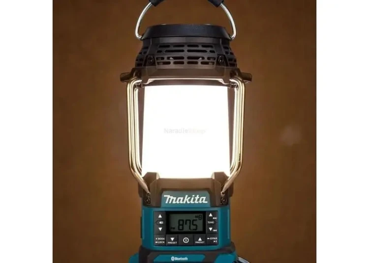 Makita mr010gz radio lampa latarka xgt 40v Max bluetooth USB