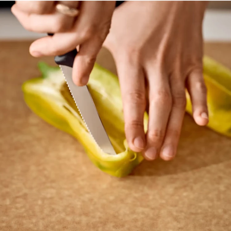 Victorinox Swiss Classic Nóż Kuchenny Do Pomidorów Ząbkowany 11cm Czarny