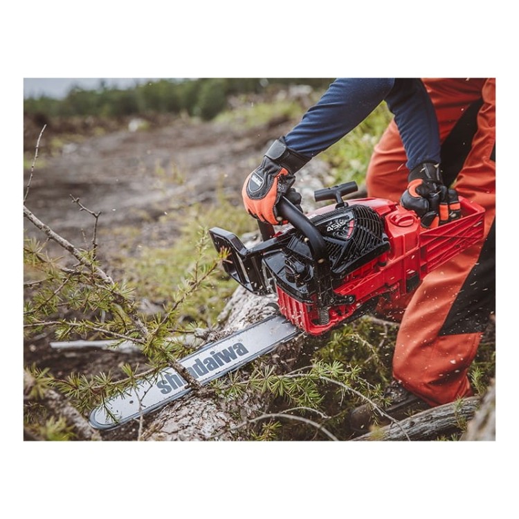 Shindaiwa Pilarka Spalinowa 451s Made In Japan Do 2,3kw / 3,1 Km - widok z użycia