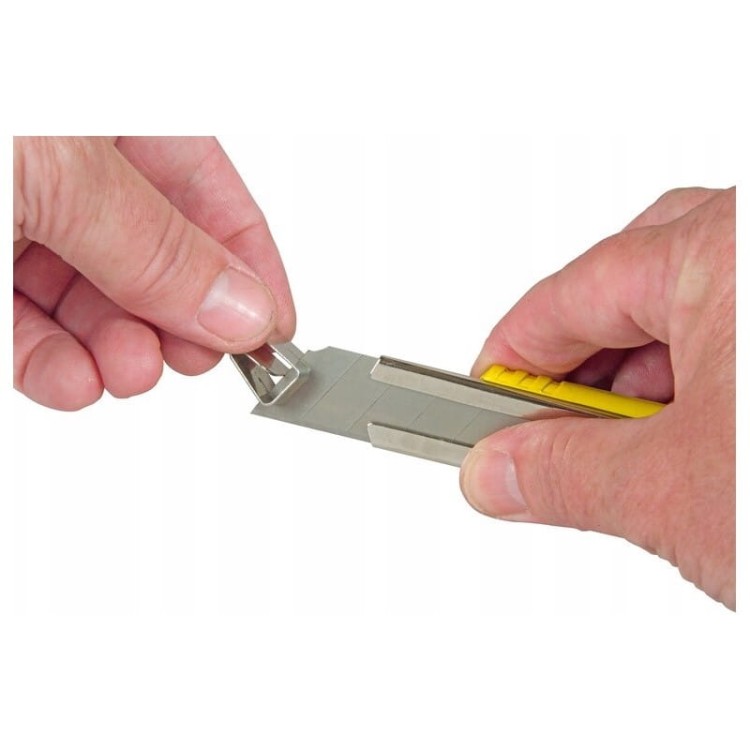 Stanley 8-10-421 fatmax nóż łamanym z blokadą 18mm - prezentacja łamania