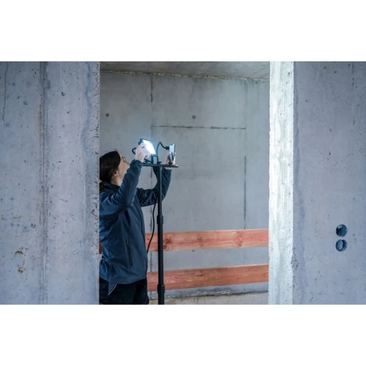 Brennenstuhl lampa led reflektor budowlany led ze statywem o regulowanej wysokości