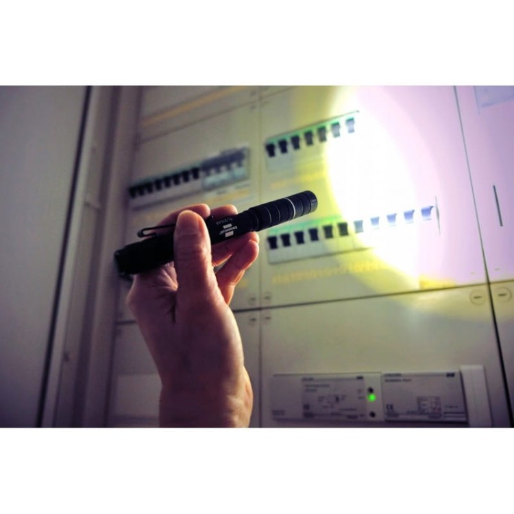 Brennenstuhl tl210af latarka led   klips akumulator 200lm ip44 zoom osram usb