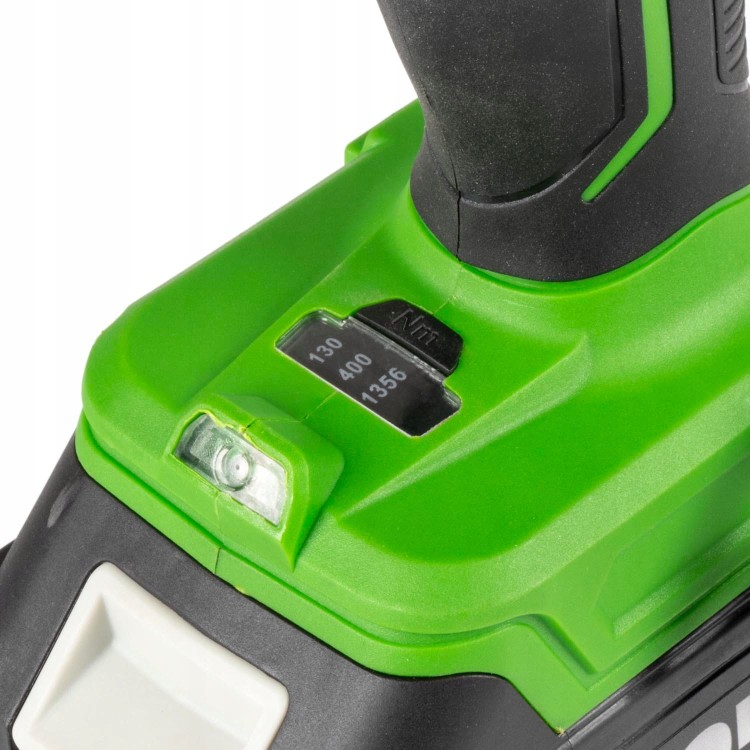 Procraft Pwa80 Akumulatorowy Klucz Udarowy 20v 1600nm lampa i przełącznik