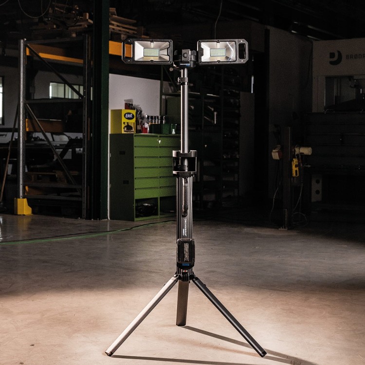 Scangrip Tower 8 Connect Lampa Budowlana 8000 Lm Akumulatorowa Ze Statywem  w użyciu